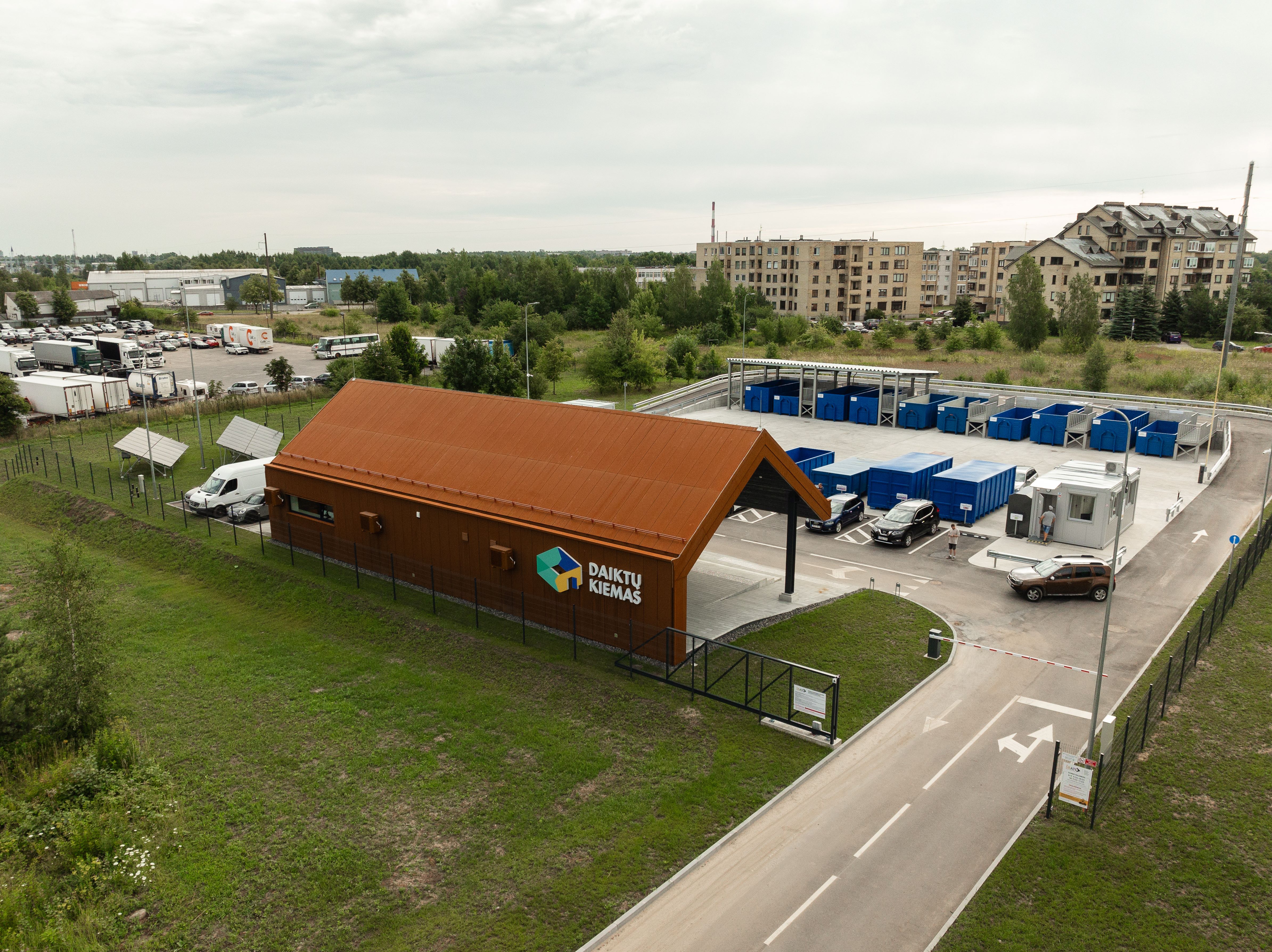 Šiauliuose atidaryta moderniausia Lietuvoje didelių gabaritų atliekų surinkimo aikštelė