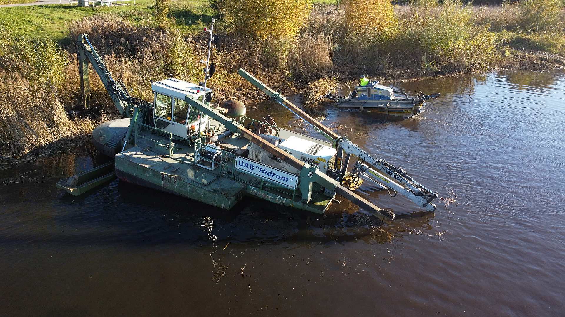 Toliau valomos Šiaulių ežerų pakrantės