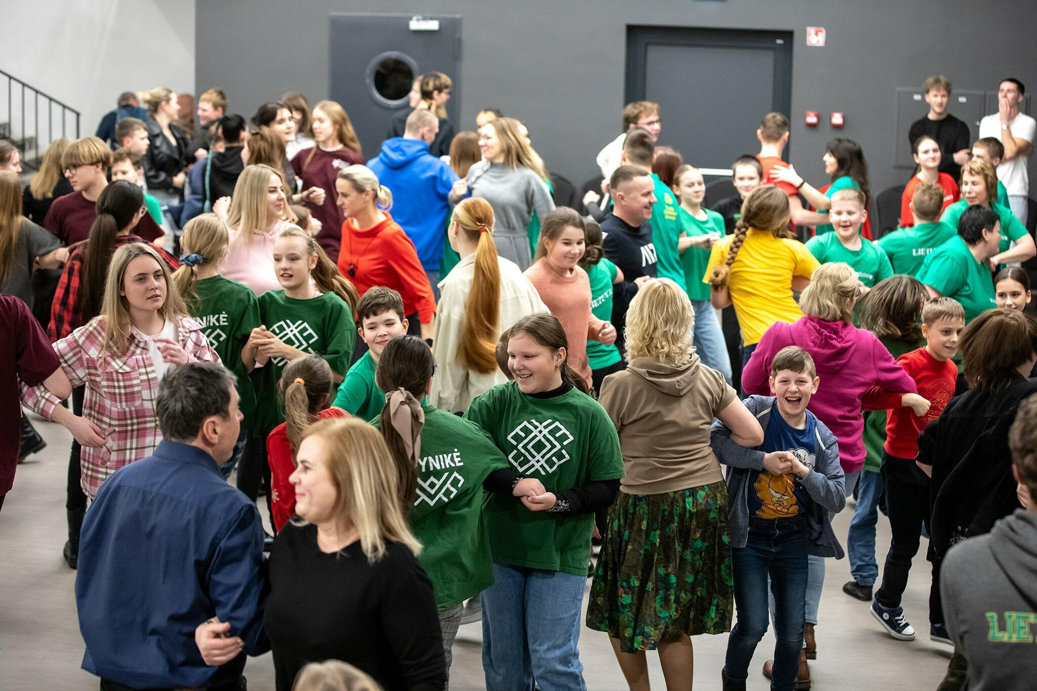 Šiauliuose – vakaronė folklorinių šokių ritmu