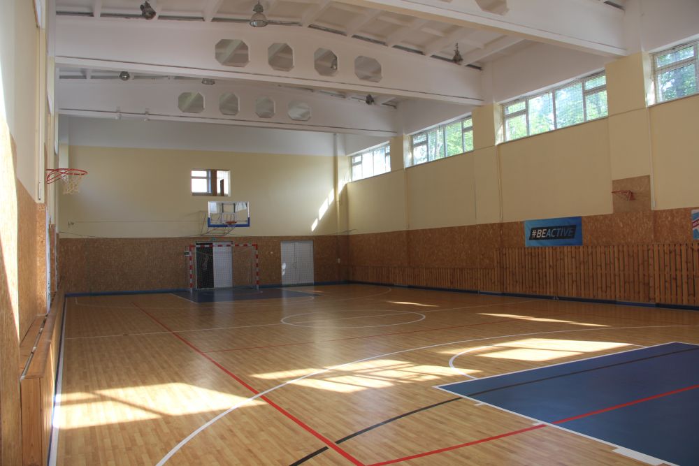 Santarvės gimnazijos sporto salė